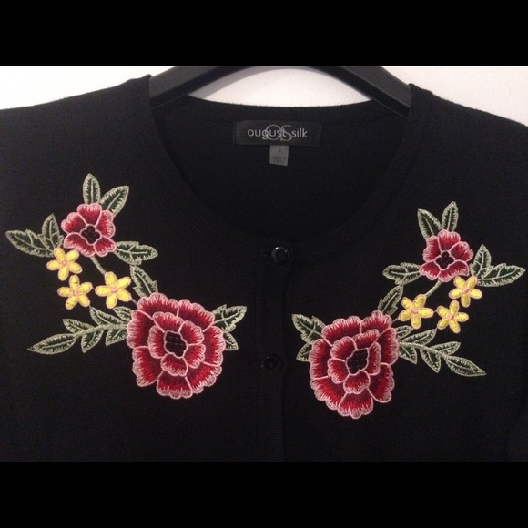 AUGUST SILK cardigan with flowers application. - Picture 4 of 5